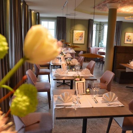 Castell Hotel & Restaurant Leinsweiler Bagian luar foto