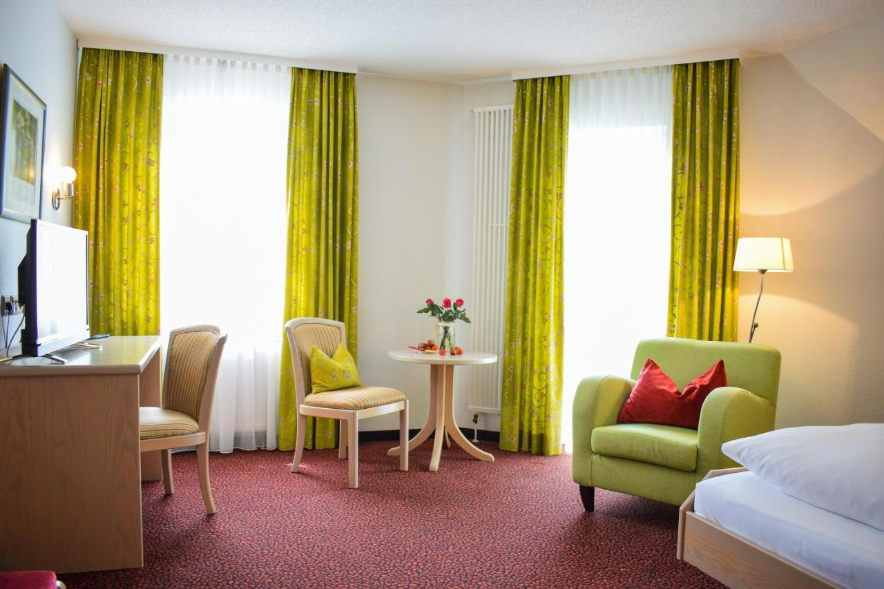 Castell Hotel & Restaurant Leinsweiler Bagian luar foto