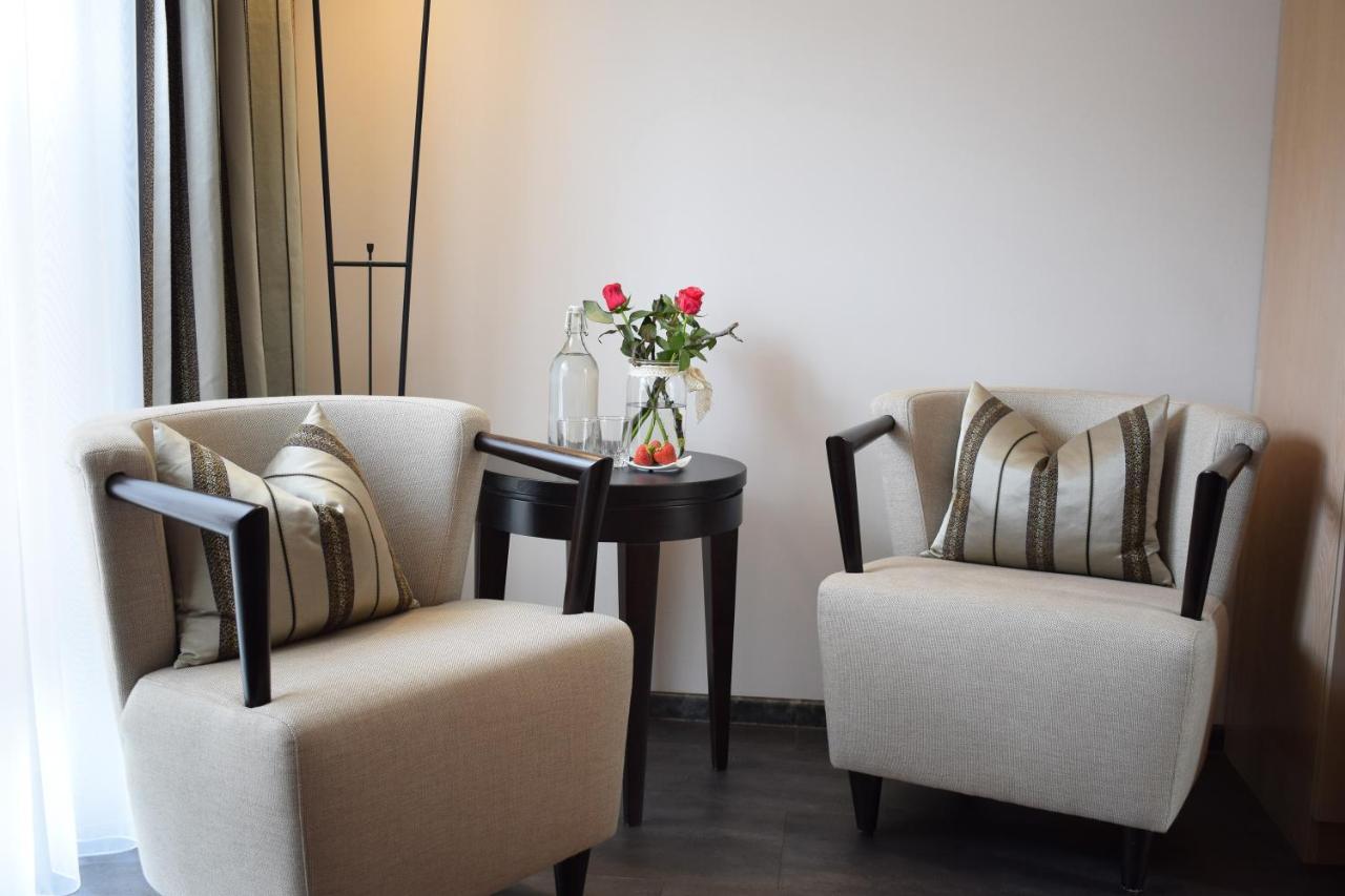 Castell Hotel & Restaurant Leinsweiler Bagian luar foto