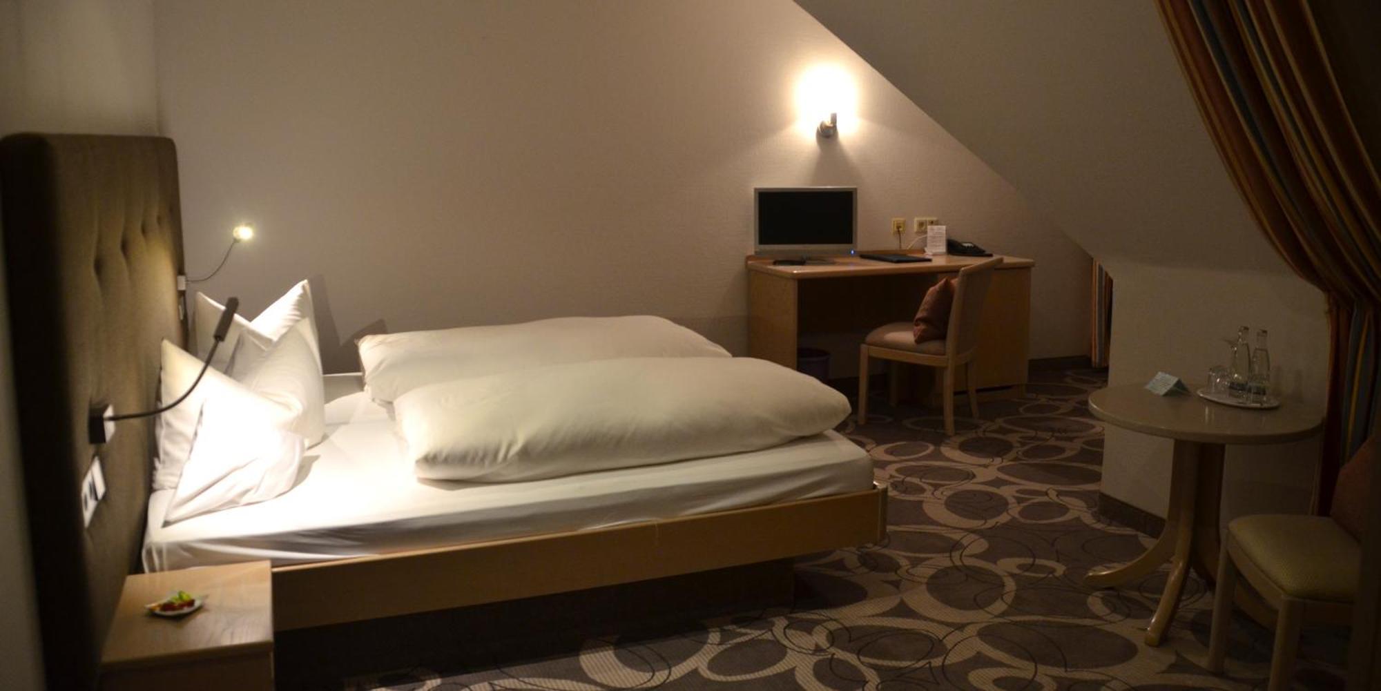 Castell Hotel & Restaurant Leinsweiler Bagian luar foto